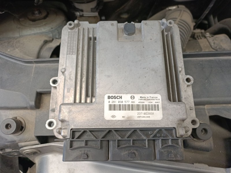 Recambio de centralita motor uce para renault master iii caja/chasis (ev, hv, uv) 2.3 dci 125 fwd (ev0c, ev0d, ev0j, hv0c, hv0d,