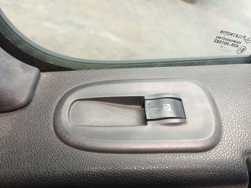 Recambio de mando elevalunas delantero derecho para renault master iii caja/chasis (ev, hv, uv) 2.3 dci 125 fwd (ev0c, ev0d, ev0
