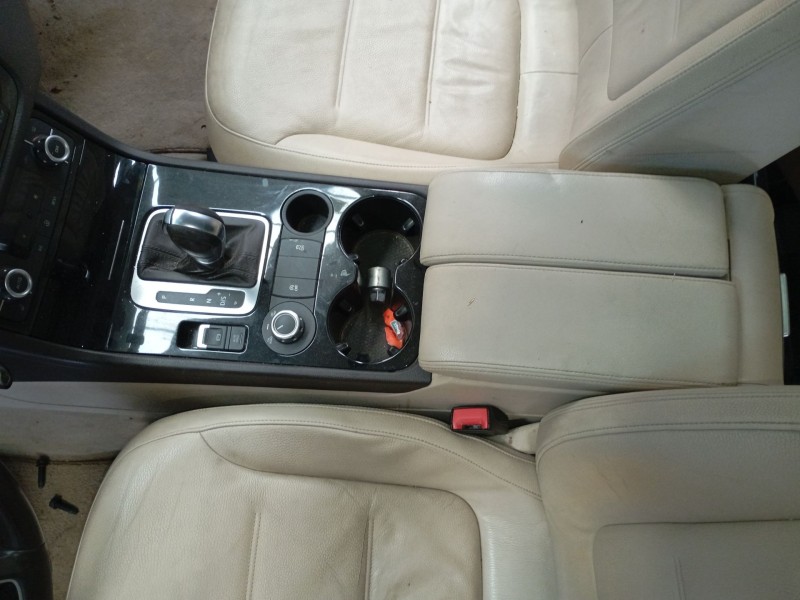 Recambio de consola central para volkswagen touareg (7p5, 7p6) 3.0 v6 tdi referencia OEM IAM   
