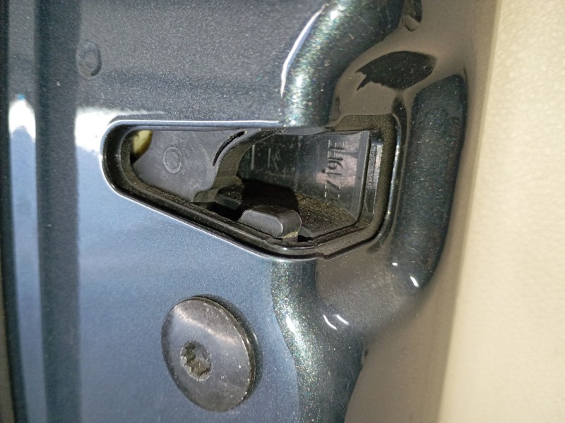Recambio de cerradura puerta delantera izquierda para volkswagen touareg (7p5, 7p6) 3.0 v6 tdi referencia OEM IAM   