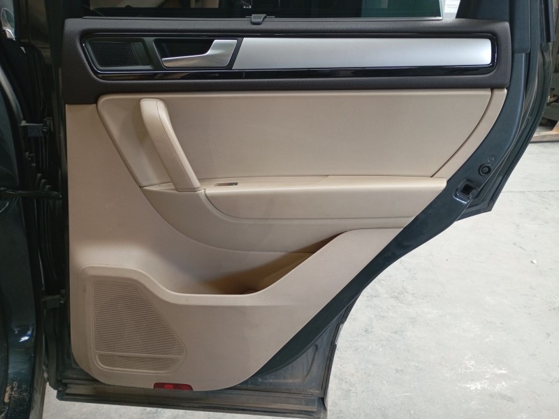 Recambio de guarnecido puerta trasera derecha para volkswagen touareg (7p5, 7p6) 3.0 v6 tdi referencia OEM IAM   