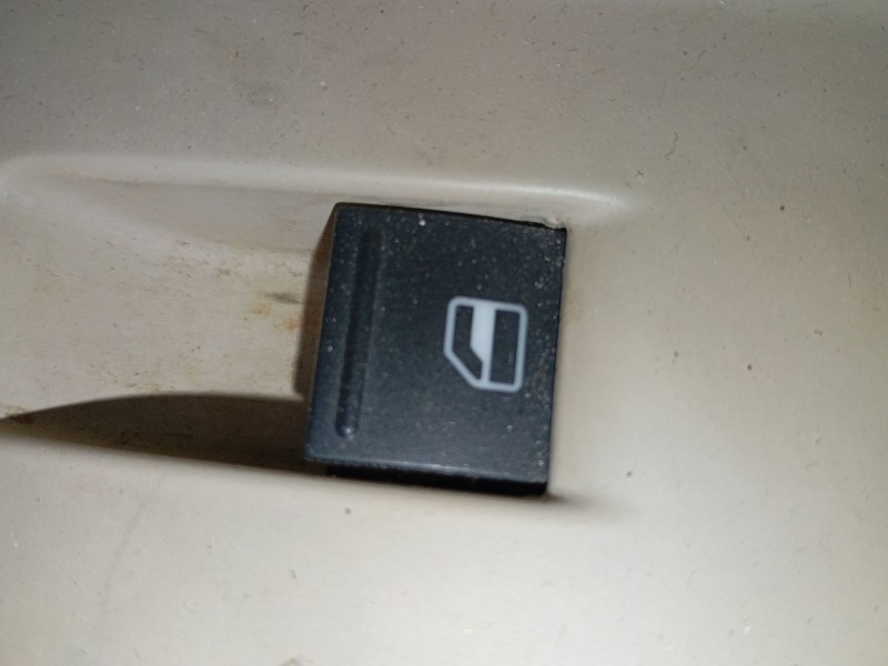 Recambio de mando elevalunas trasero derecho para volkswagen touareg (7p5, 7p6) 3.0 v6 tdi referencia OEM IAM   