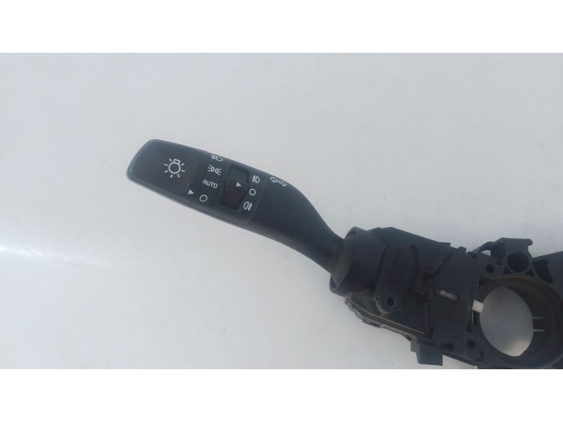 Recambio de mando intermitentes para kia carens iv 1.7 crdi referencia OEM IAM   