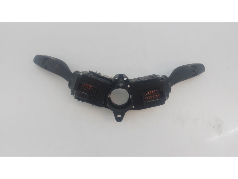 Recambio de mando intermitentes para kia carens iv 1.7 crdi referencia OEM IAM   