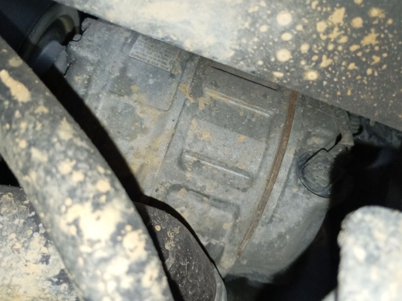 Recambio de compresor aire acondicionado para volkswagen touareg (7p5, 7p6) 3.0 v6 tdi referencia OEM IAM 7P0820803D  