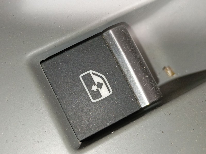 Recambio de mando elevalunas trasero izquierdo para audi a5 sportback (f5a, f5f) 3.0 tdi quattro referencia OEM IAM   