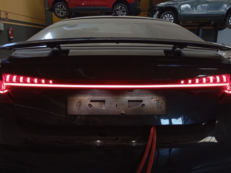 Recambio de piloto trasero central para audi a7 sportback (4ka) 50 tdi mild hybrid quattro referencia OEM IAM   