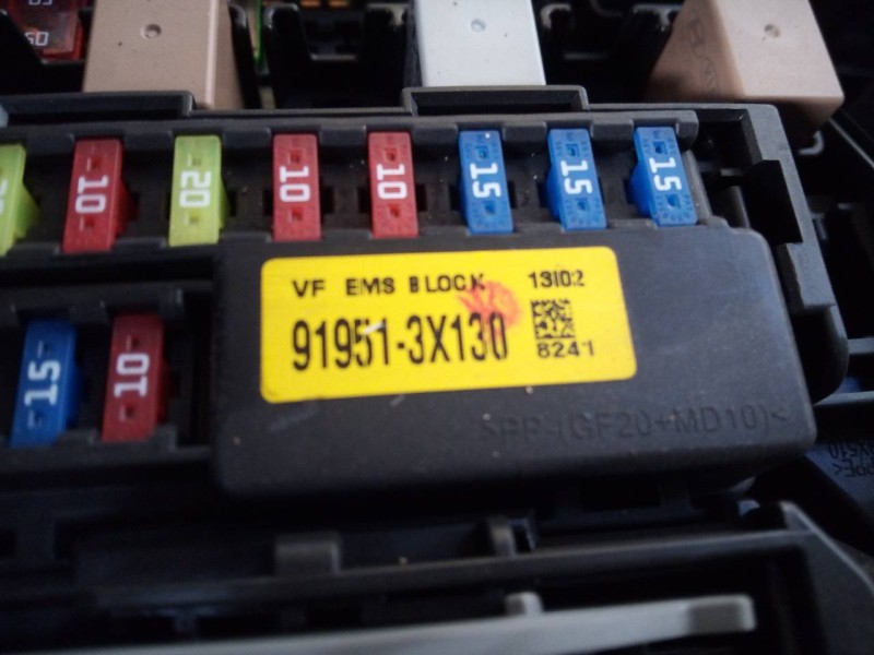 Recambio de caja reles / fusibles para kia  kia cee¨d 2 (jd) referencia OEM IAM 919523X130  