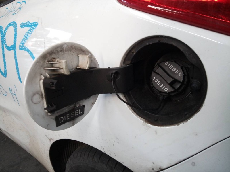 Recambio de tapa exterior combustible para kia  kia cee¨d 2 (jd) referencia OEM IAM   