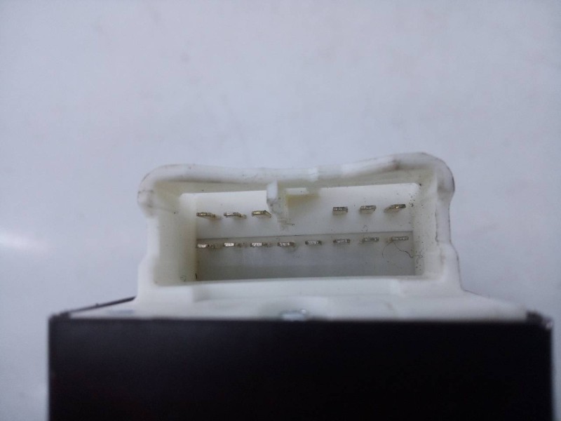 Recambio de mando elevalunas delantero izquierdo para » otros... modelos referencia OEM IAM   E3-B2-13-2
