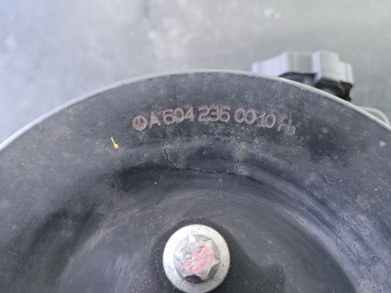 Recambio de bomba direccion para mercedes-benz referencia OEM IAM A6042360010  P4-B4-10-1