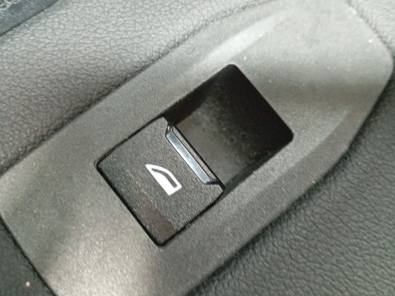 Recambio de mando elevalunas trasero izquierdo para bmw  x2 (u10) sdrive referencia OEM IAM   