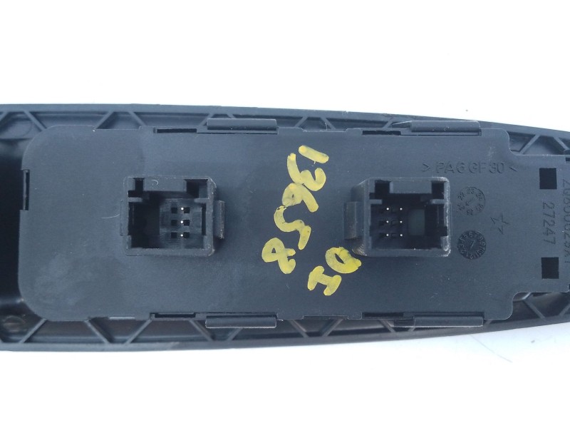 Recambio de mando elevalunas delantero izquierdo para  referencia OEM IAM ZQ800629XT  E3-B2-30-2