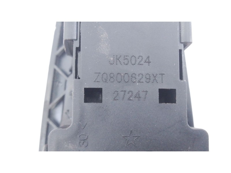 Recambio de mando elevalunas delantero izquierdo para  referencia OEM IAM ZQ800629XT  E3-B2-30-2