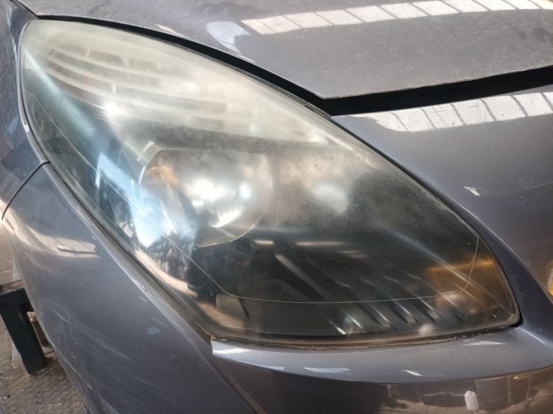 Recambio de faro derecho para renault referencia OEM IAM   