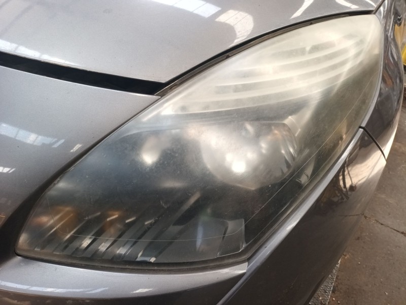 Recambio de faro izquierdo para renault referencia OEM IAM   
