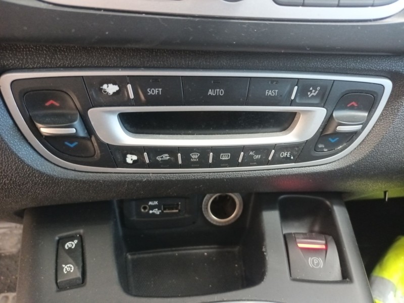 Recambio de mando calefaccion / aire acondicionado para renault referencia OEM IAM   
