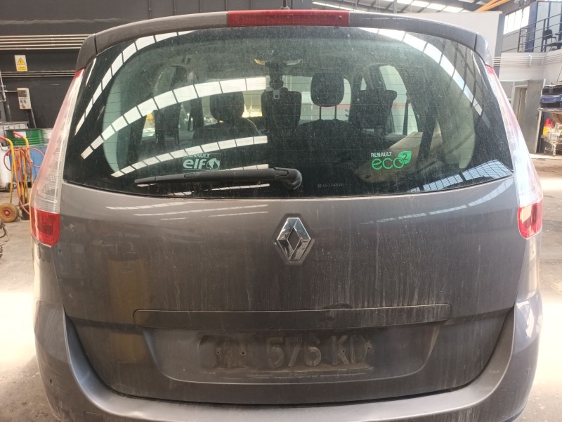 Recambio de porton trasero para renault referencia OEM IAM   