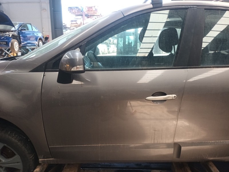 Recambio de puerta delantera izquierda para renault referencia OEM IAM   