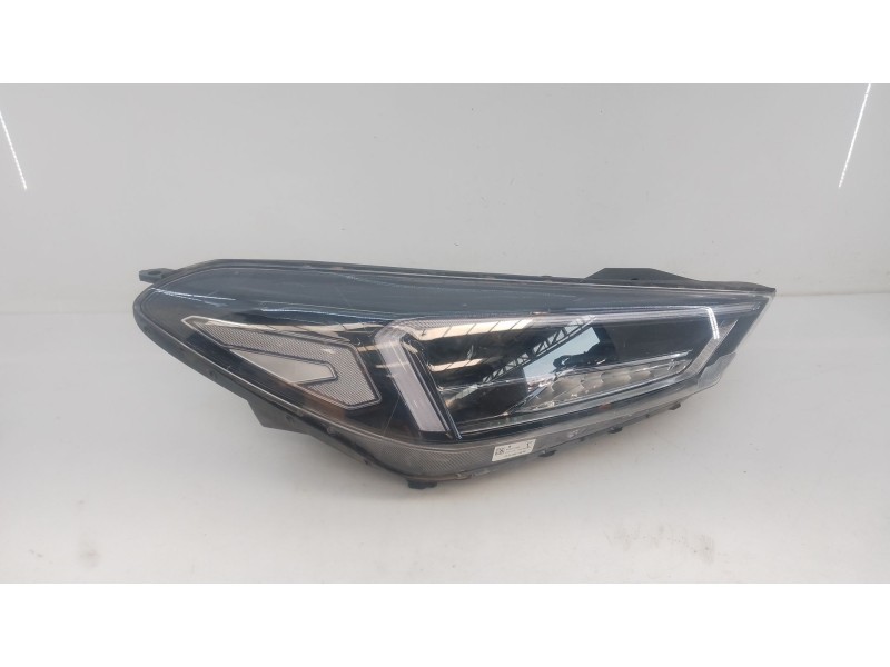 Recambio de faro derecho xenon para hyundai referencia OEM IAM 92102D7700  E2-B5-34-2