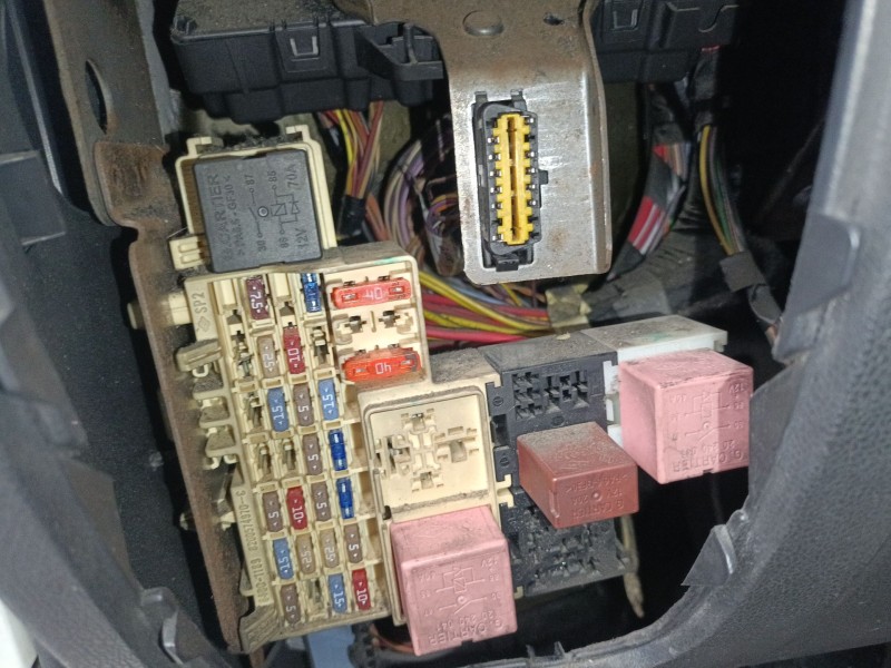 Recambio de caja reles / fusibles para renault master iii caja/chasis (ev, hv, uv) 2.3 dci 125 fwd (ev0c, ev0d, ev0j, hv0c, hv0d