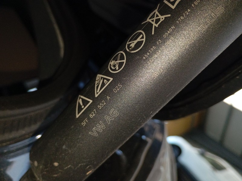 Recambio de amortiguador trasero derecho porton para cupra formentor (km7, kmp) 1.5 tsi referencia OEM IAM   