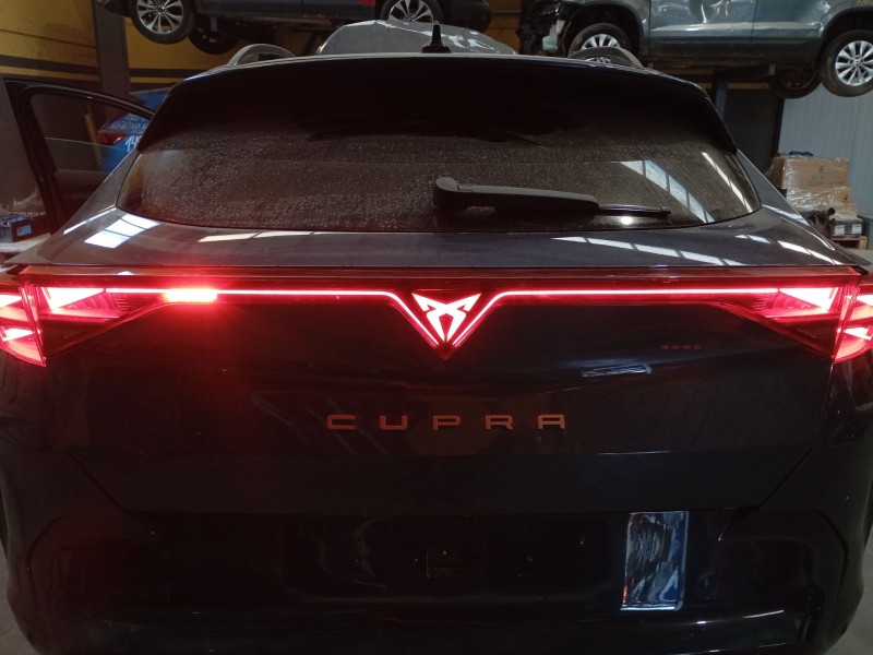 Recambio de piloto trasero central para cupra formentor (km7, kmp) 1.5 tsi referencia OEM IAM   