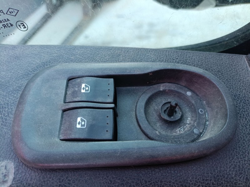 Recambio de mando elevalunas delantero izquierdo para renault master iii caja/chasis (ev, hv, uv) 2.3 dci 125 fwd (ev0c, ev0d, e