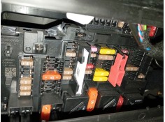 CAJA RELES / FUSIBLES 