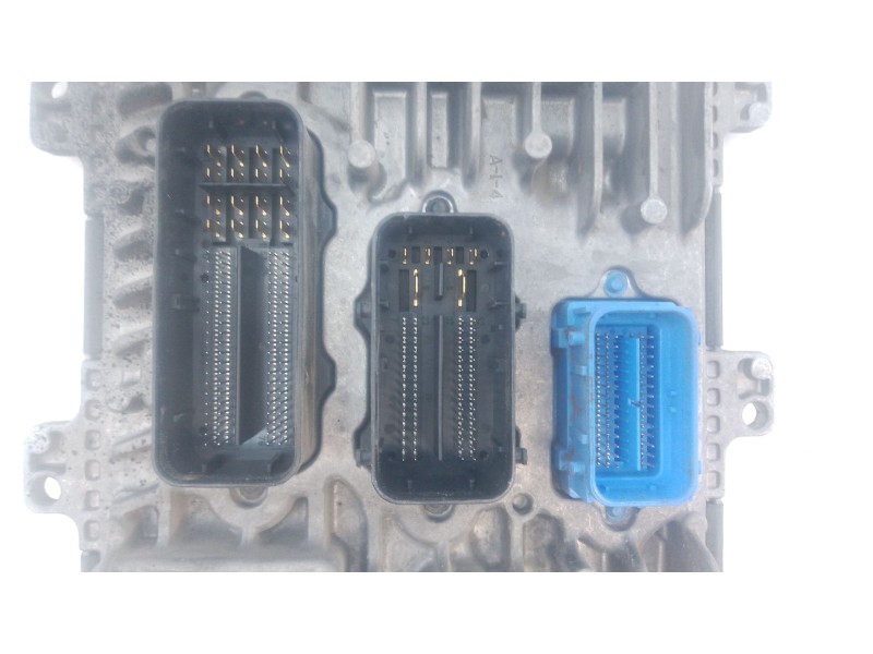 Recambio de centralita motor uce para opel astra j (p10) 1.6 cdti (68) referencia OEM IAM 55484727 395357783 