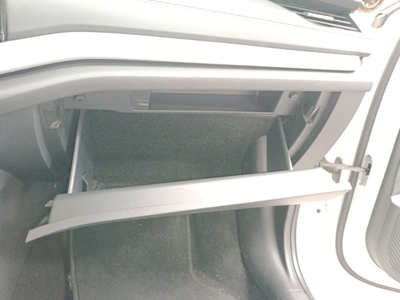 Recambio de guantera para skoda octavia iv (nx3, nn3, pv3) 2.0 tdi referencia OEM IAM   