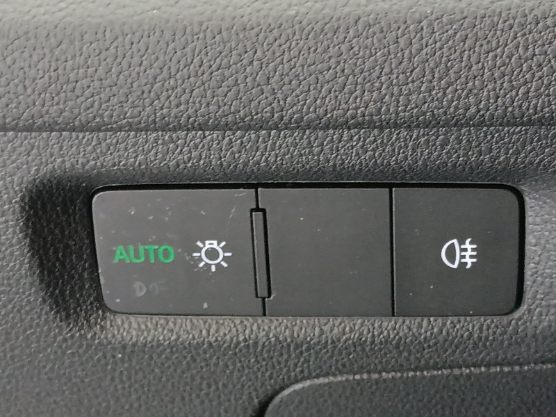 Recambio de mando luces para skoda octavia iv (nx3, nn3, pv3) 2.0 tdi referencia OEM IAM   