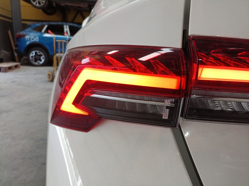 Recambio de piloto trasero izquierdo para skoda octavia iv (nx3, nn3, pv3) 2.0 tdi referencia OEM IAM   