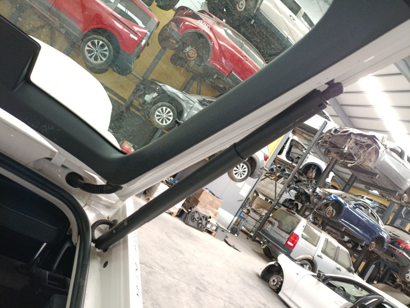 Recambio de amortiguador trasero derecho porton para skoda octavia iv (nx3, nn3, pv3) 2.0 tdi referencia OEM IAM   