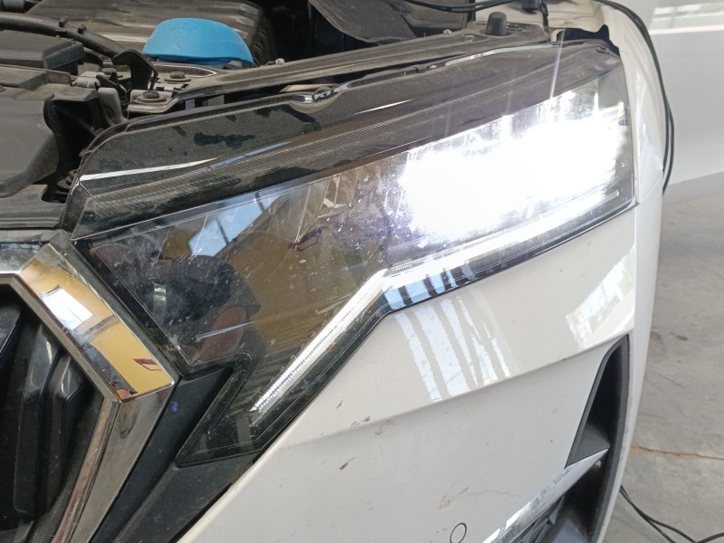 Recambio de faro izquierdo xenon para skoda octavia iv (nx3, nn3, pv3) 2.0 tdi referencia OEM IAM   