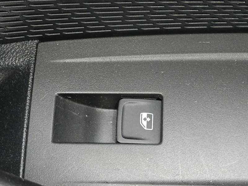 Recambio de mando elevalunas trasero derecho para skoda octavia iv (nx3, nn3, pv3) 2.0 tdi referencia OEM IAM   