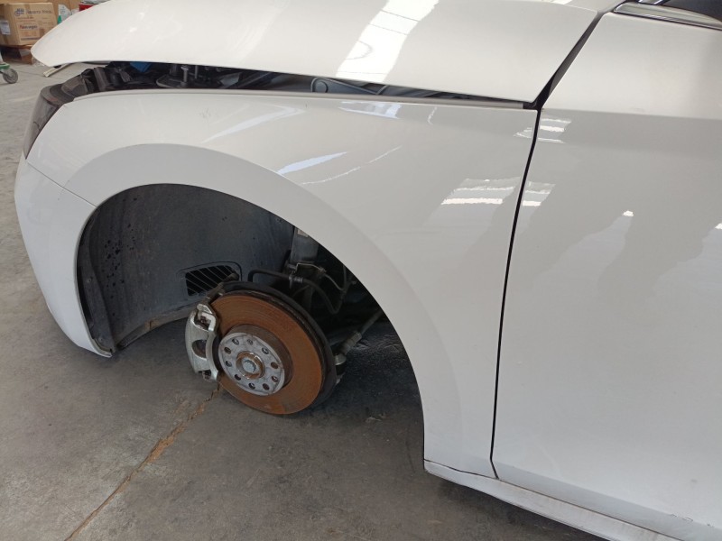 Recambio de aleta delantera izquierda para skoda octavia iv (nx3, nn3, pv3) 2.0 tdi referencia OEM IAM   