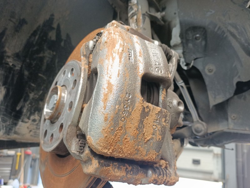 Recambio de pinza freno delantera derecha para skoda octavia iv (nx3, nn3, pv3) 2.0 tdi referencia OEM IAM   