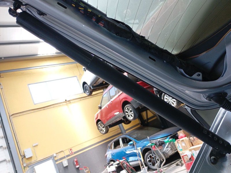 Recambio de amortiguador trasero izquierdo porton para audi q3 sportback (f3n) 45 tfsi e referencia OEM IAM 83F827851E  
