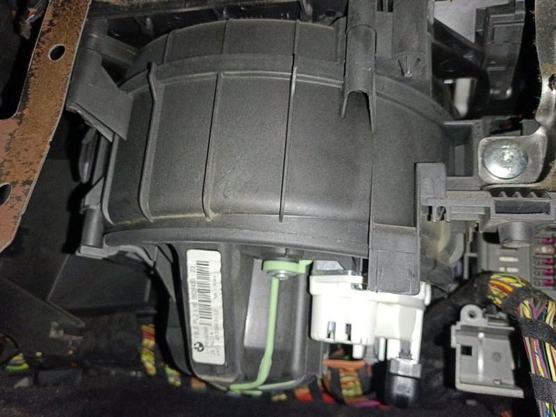 Recambio de ventilador calefaccion para bmw x1 (e84) sdrive 18 d referencia OEM IAM   