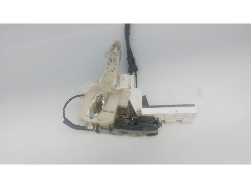 Recambio de cerradura puerta delantera derecha para hyundai tucson (tl, tle) 2.0 crdi a las 4 ruedas referencia OEM IAM 81320D30