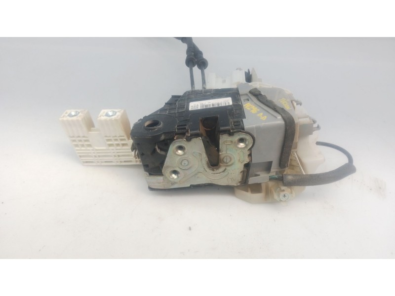 Recambio de cerradura puerta delantera derecha para hyundai tucson (tl, tle) 2.0 crdi a las 4 ruedas referencia OEM IAM 81320D30