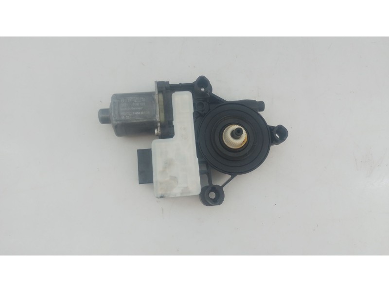 Recambio de motor elevalunas trasero derecho para seat ateca (kh7) style referencia OEM IAM   