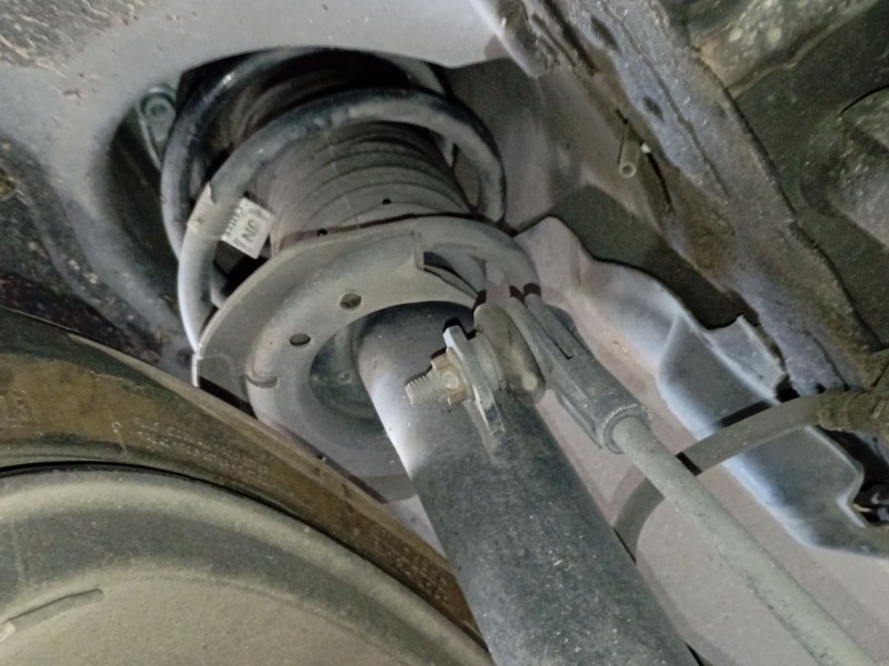 Recambio de amortiguador delantero izquierdo para bmw x1 (f48) sdrive 18 d referencia OEM IAM   