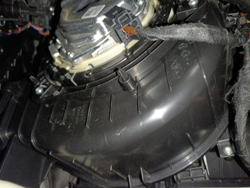 Recambio de ventilador calefaccion para bmw x3 (g01, f97, g08) xdrive 20 d referencia OEM IAM   