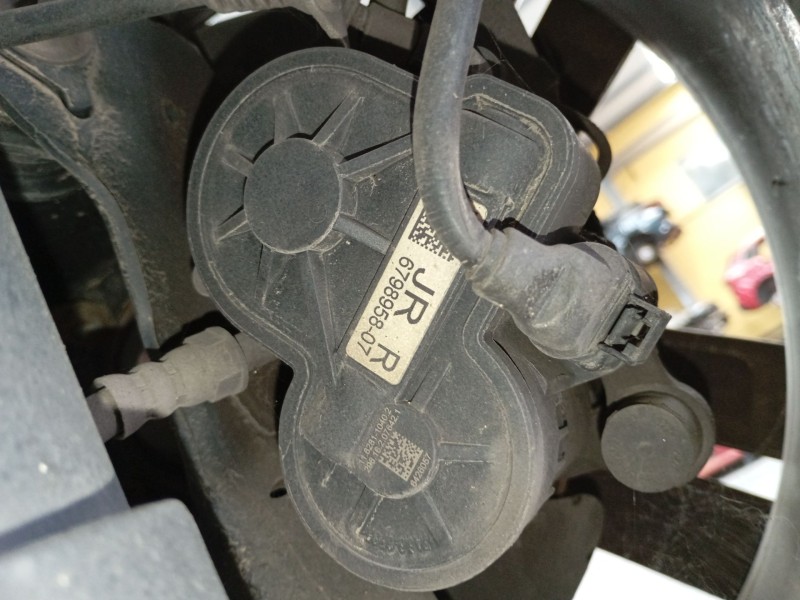 Recambio de pinza freno trasera derecha para bmw x1 (f48) sdrive 18 d referencia OEM IAM 679895807  