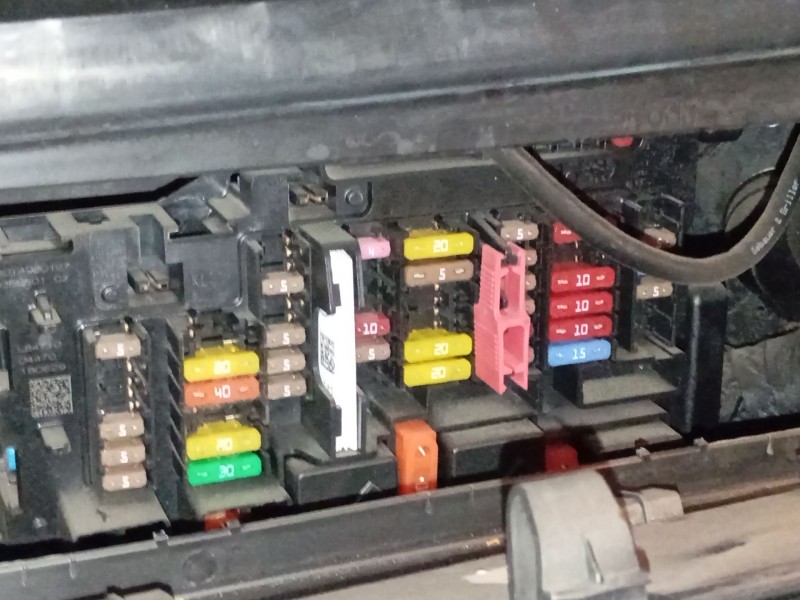 Recambio de caja reles / fusibles para bmw x1 (f48) sdrive 18 d referencia OEM IAM   