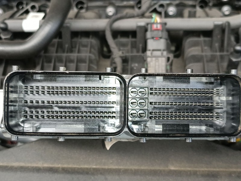 Recambio de centralita motor uce para audi q3 sportback (f3n) 45 tfsi quattro referencia OEM IAM 06K907425M  