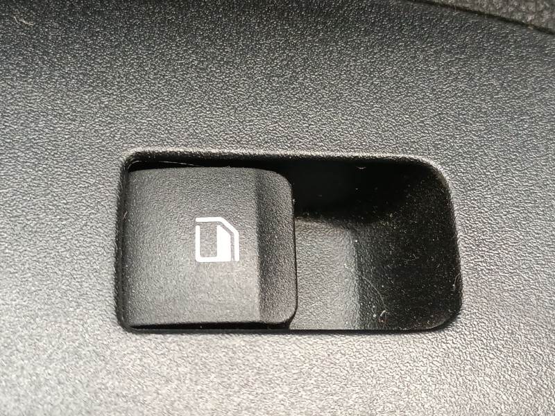 Recambio de mando elevalunas trasero izquierdo para hyundai i20 iii (bc3, bi3) 1.6 t-gdi referencia OEM IAM   
