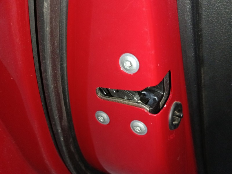 Recambio de cerradura puerta trasera izquierda para nissan x-trail iii (t32_, t32r, t32rr) 1.6 dci (t32) referencia OEM IAM   